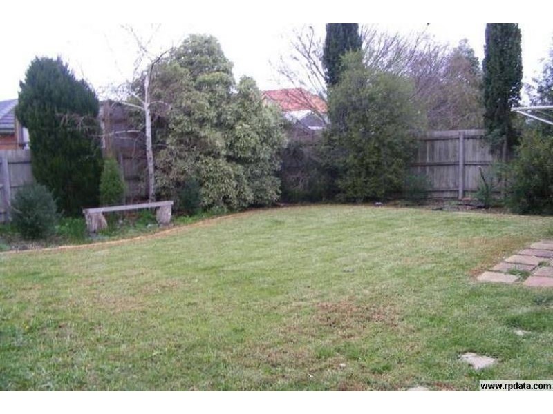 30 COBBLESTONE AVENUE, Narre Warren South VIC 3805