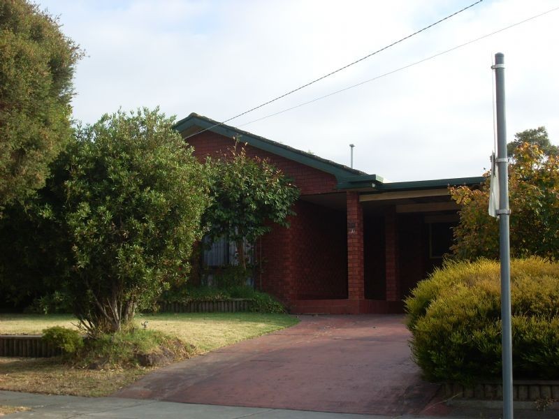 26 Meadow Wood Walk, Narre Warren VIC 3805