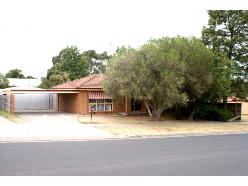 28 COLUMBIA ROAD, Narre Warren VIC 3805