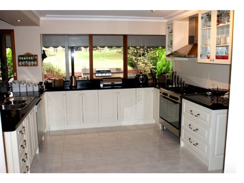 15 MCKENZIE LANE, Narre Warren North VIC 3804