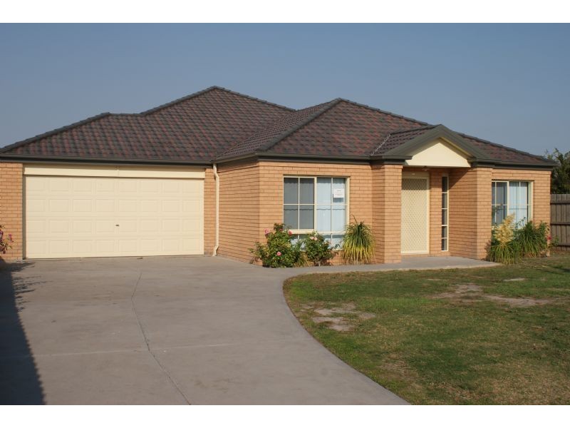 10 ABBEY ROAD, Narre Warren South VIC 3805