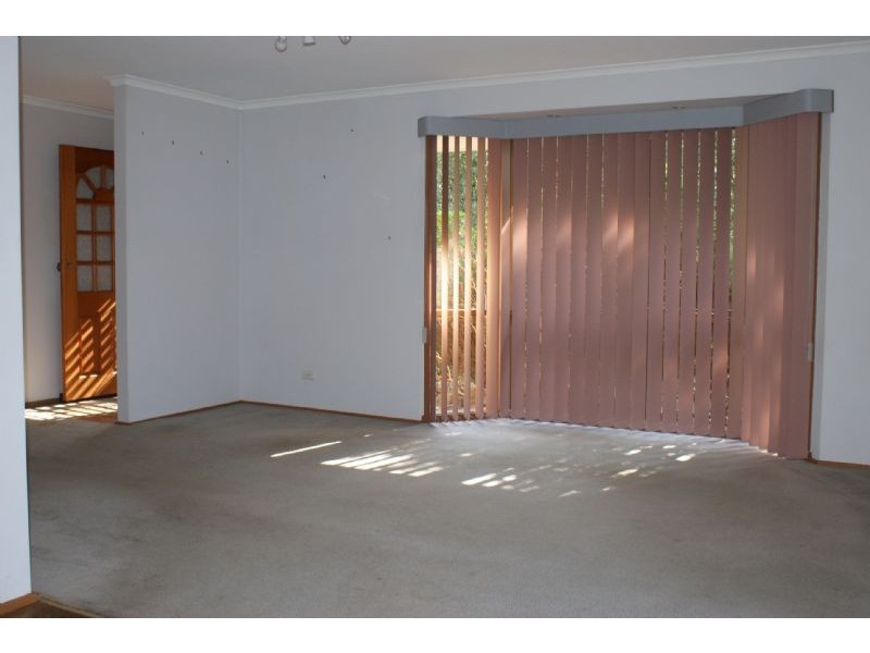 8 JAMIE CLOSE, Cranbourne VIC 3977