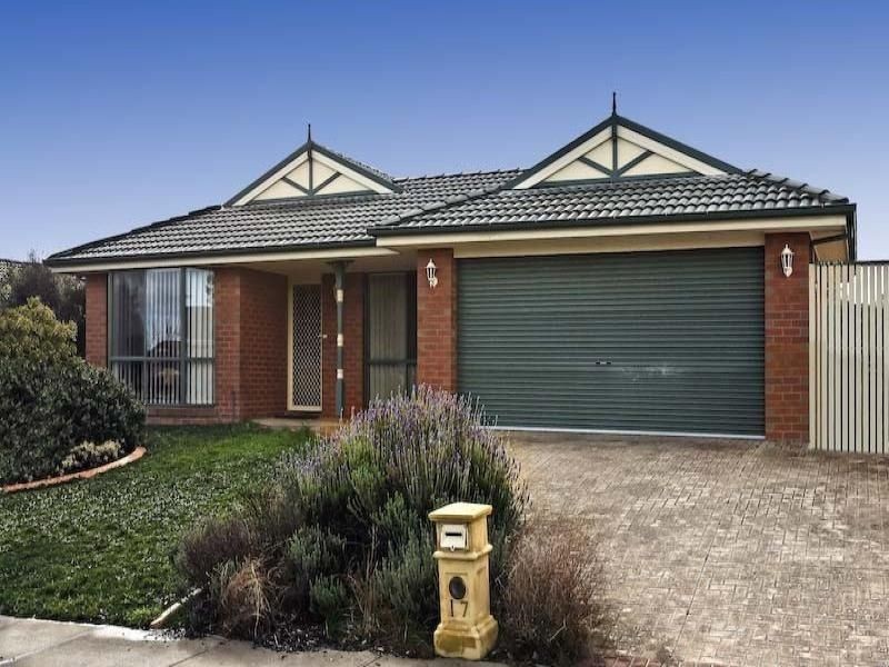 17 Charles Conder Place, Berwick VIC 3806