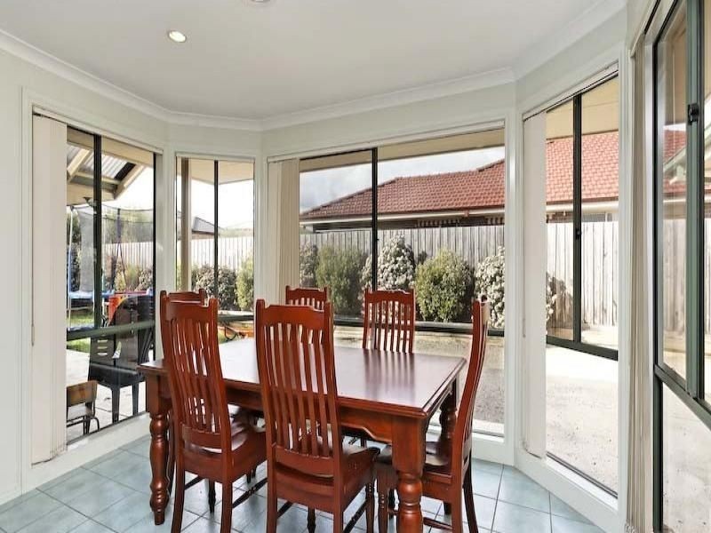 17 Charles Conder Place, Berwick VIC 3806