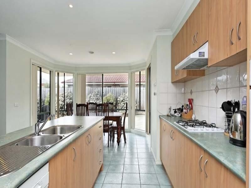 17 Charles Conder Place, Berwick VIC 3806