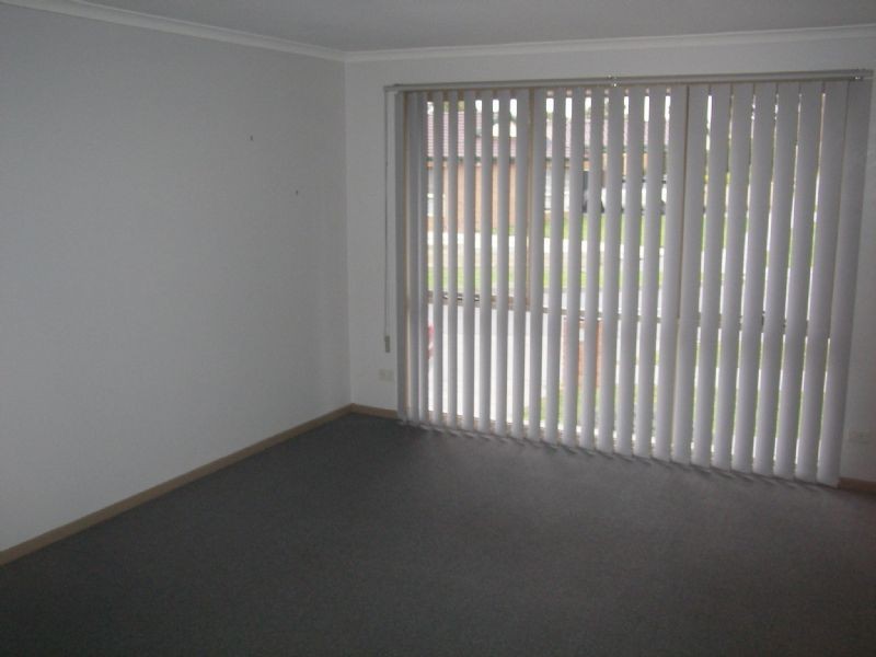 2/11 Hyssop Drive, Hallam VIC 3803
