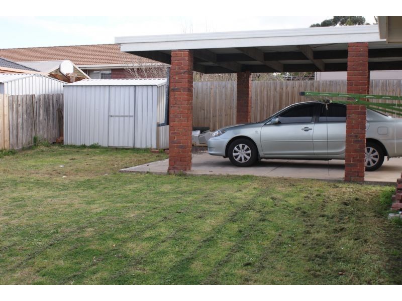 10 MARJORAM CLOSE, Hallam VIC 3803