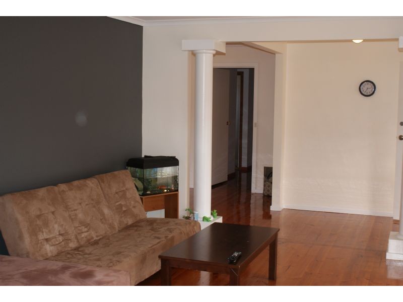 10 MARJORAM CLOSE, Hallam VIC 3803