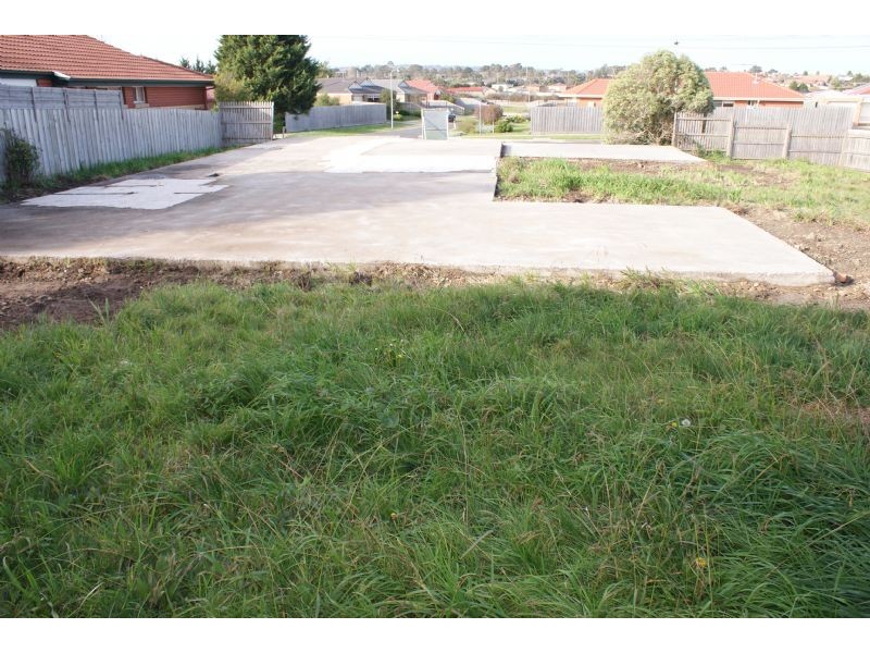 120 HINRICHSEN DRIVE, Hallam VIC 3803