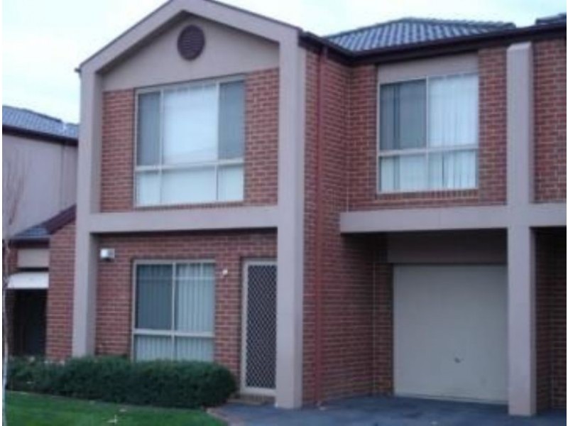 29/12 Grant Close, Berwick VIC 3806
