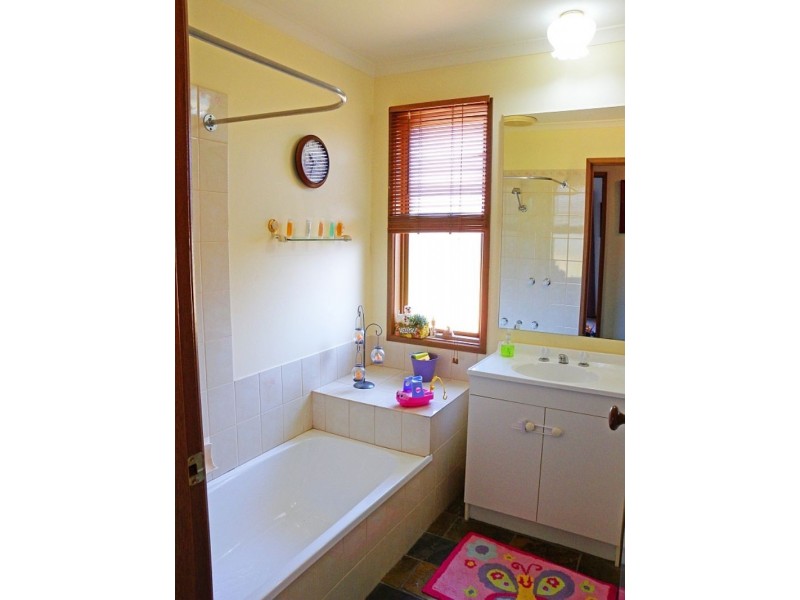 1 TOOMAH STREET, Narre Warren South VIC 3805