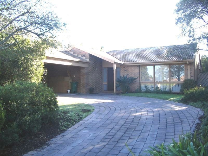 5 Escott Grove, Berwick VIC 3806