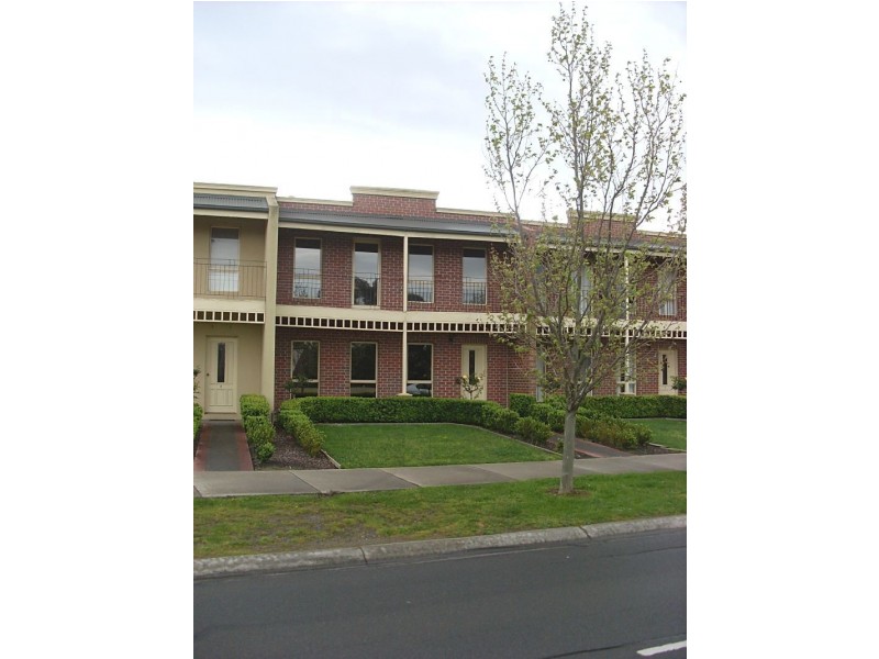 3/10 Parkhill Drive, Berwick VIC 3806