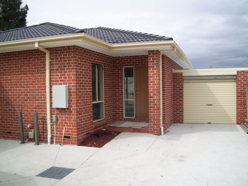 2/14 Candlebark Crescent, Frankston North VIC 3200