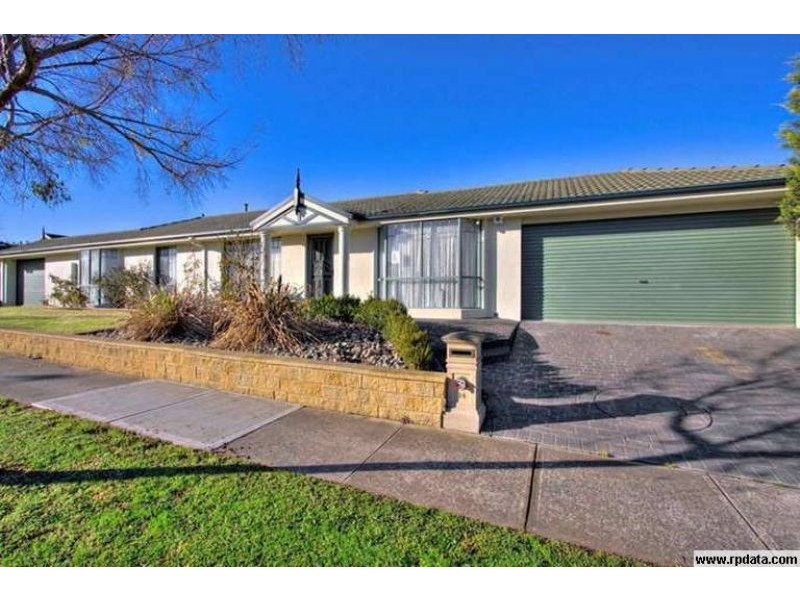 14 Artists Crescent, Narre Warren South VIC 3805