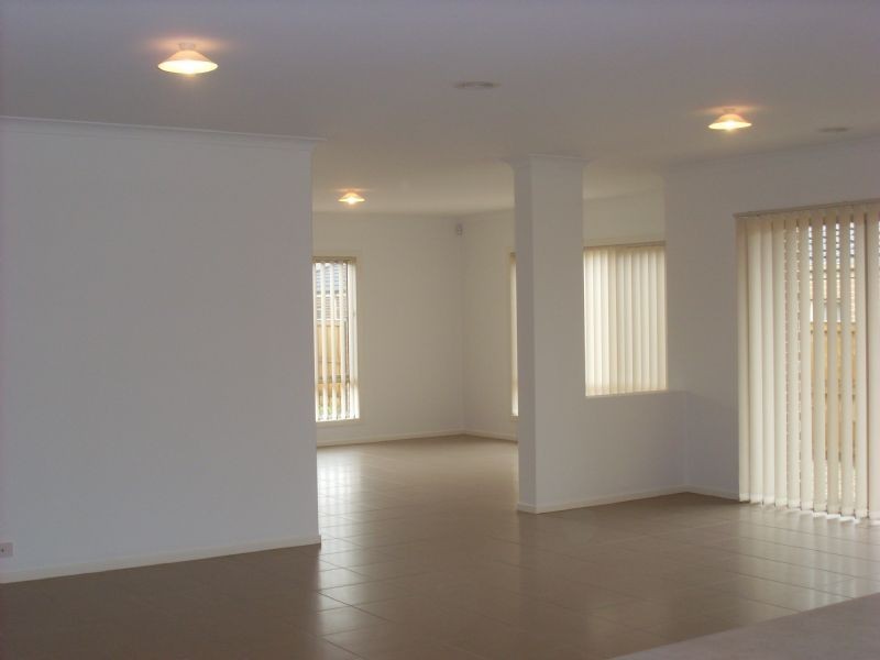 24 Bernly Boulevard, Berwick VIC 3806