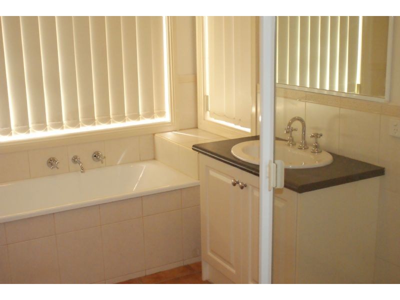 1 WALLINGFORD DRIVE, Narre Warren South VIC 3805