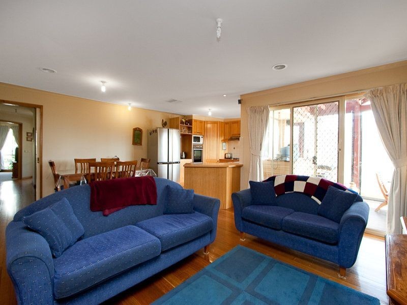 10 Eastern Park Square, Narre Warren South VIC 3805