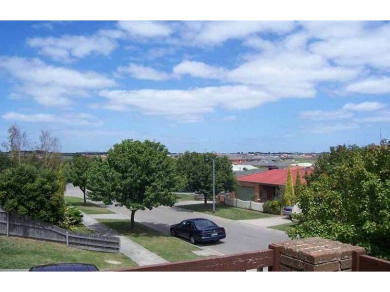17 AMBERLY PARK DRIVE, Narre Warren South VIC 3805