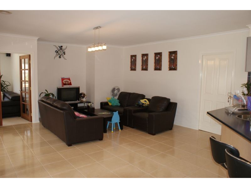 5 GOLDEN GROVE DRIVE, Narre Warren South VIC 3805