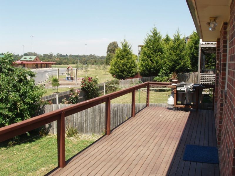 154 DAVID COLLINS DRIVE, Endeavour Hills VIC 3802
