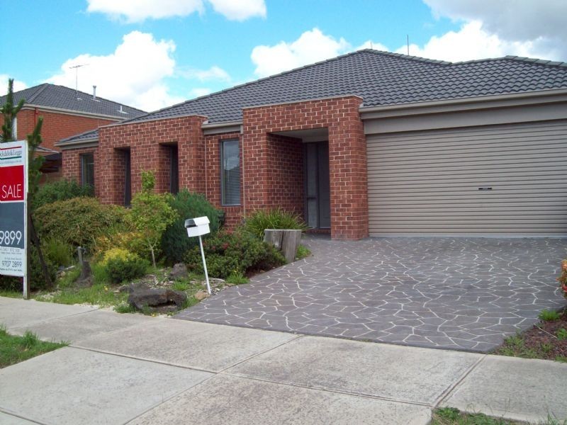 45 CHATSWOOD DRIVE, Narre Warren South VIC 3805