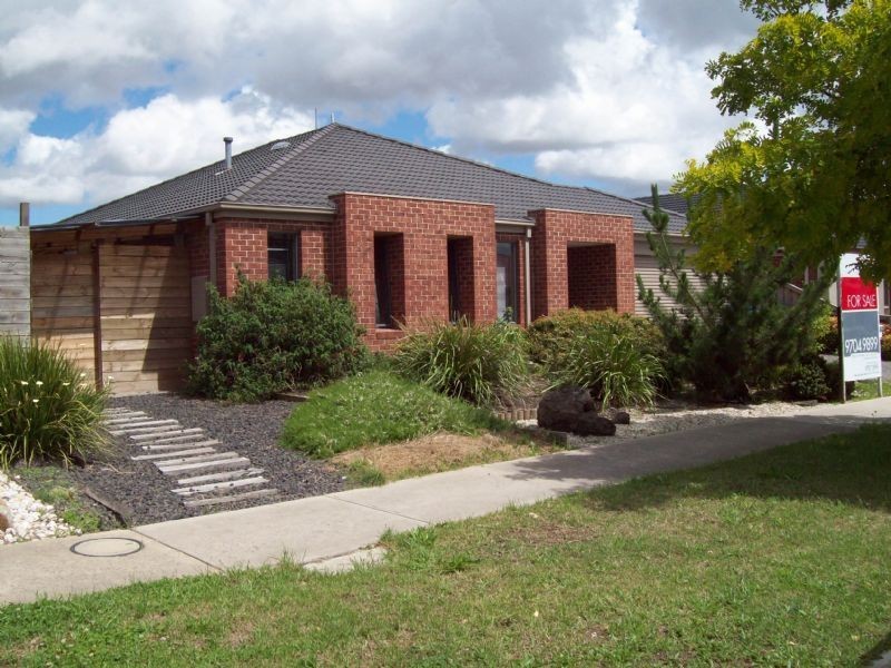 45 CHATSWOOD DRIVE, Narre Warren South VIC 3805