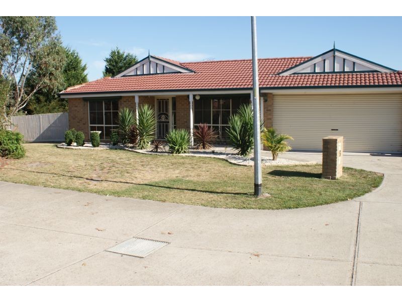 5 MILTON PLACE, Narre Warren South VIC 3805