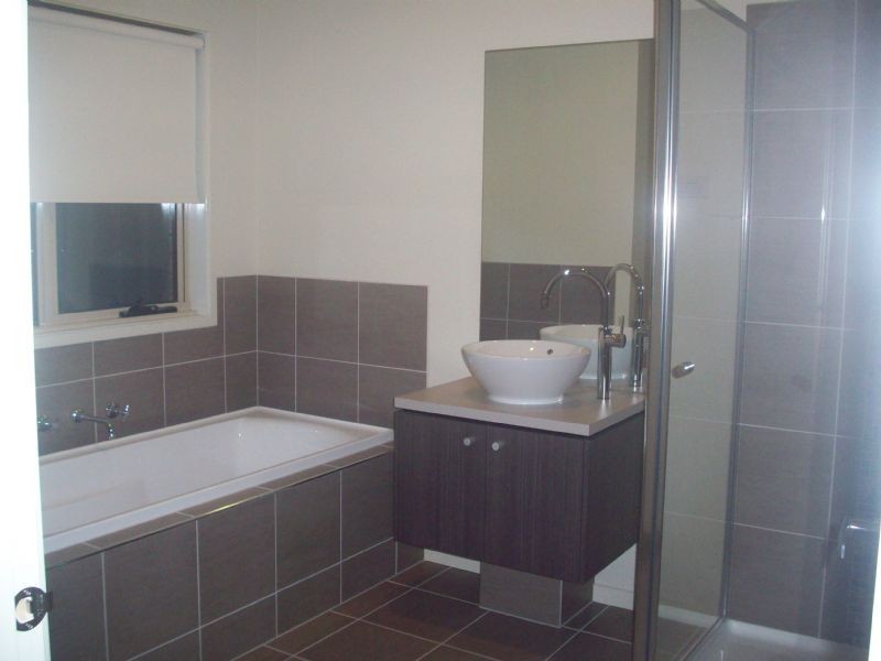 22 Perry Circuit, Cranbourne North VIC 3977