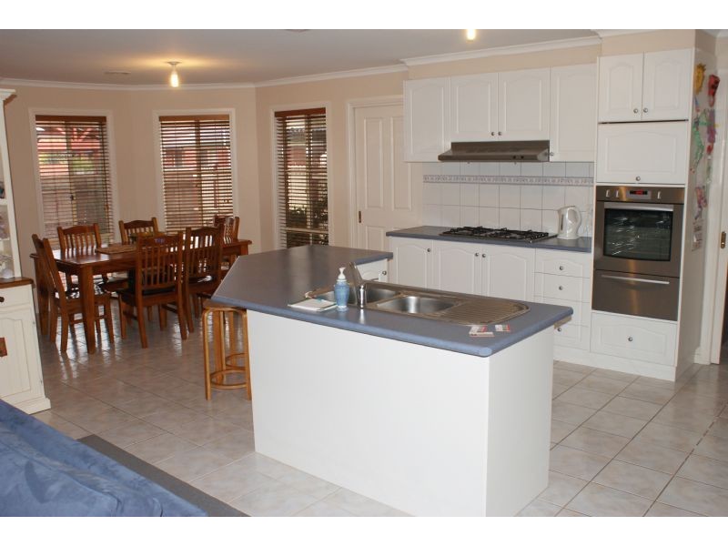 7 FAIRMEAD PLACE, Narre Warren South VIC 3805