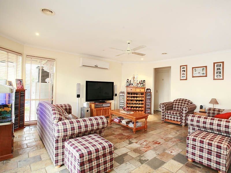 26 HEDGEROW COURT, Narre Warren South VIC 3805