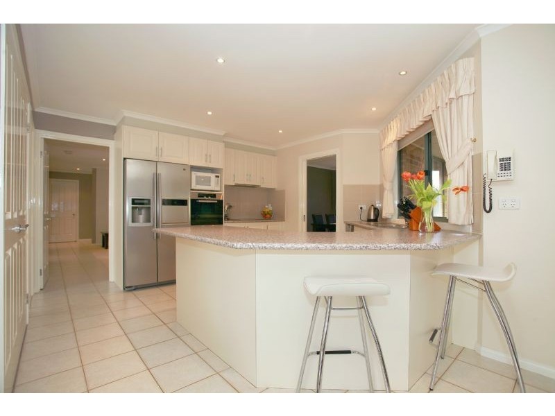 5 HILLSTON COURT, Narre Warren South VIC 3805