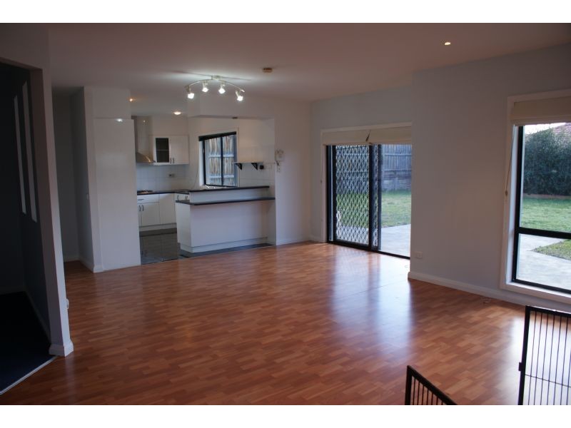 6 HUNT CLUB ROAD, Narre Warren VIC 3805