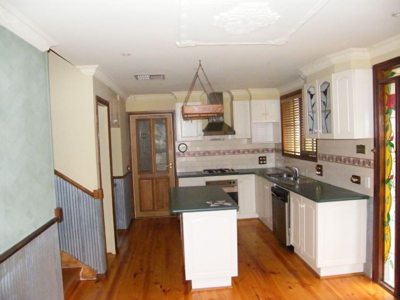 17 FOUNTAIN DRIVE, Narre Warren VIC 3805