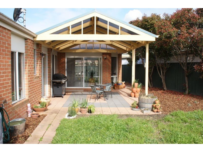 14 FEEHAN CRESCENT, Narre Warren South VIC 3805