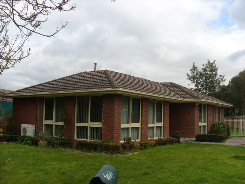 15 Coniston Avenue, Berwick VIC 3806