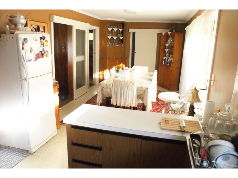 28 Meadow Wood Walk, Narre Warren VIC 3805