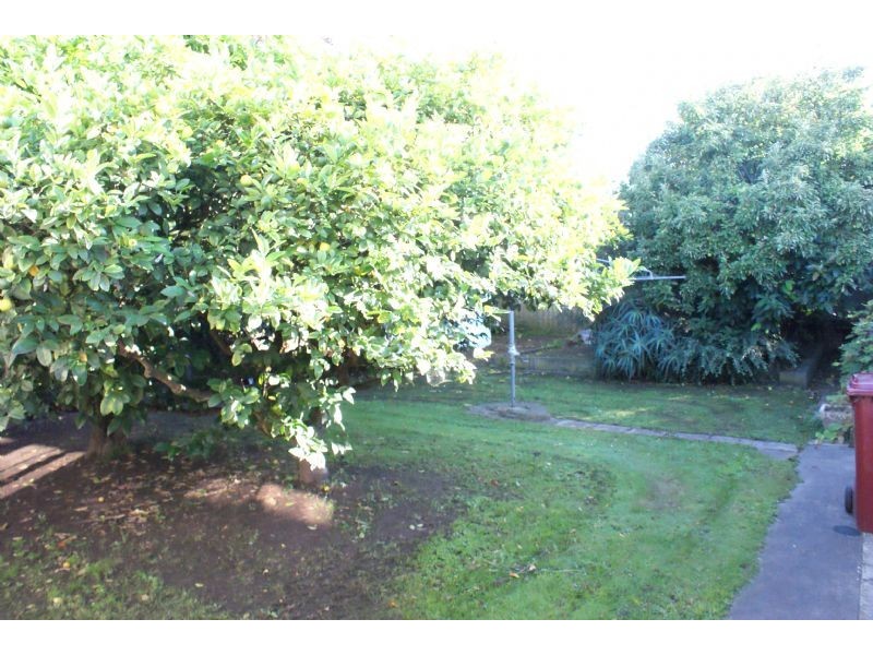 28 Meadow Wood Walk, Narre Warren VIC 3805