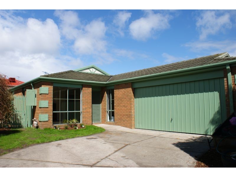 4 PIKE CLOSE, Narre Warren South VIC 3805