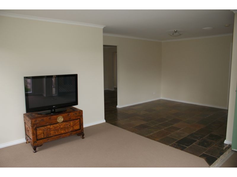 4 PIKE CLOSE, Narre Warren South VIC 3805