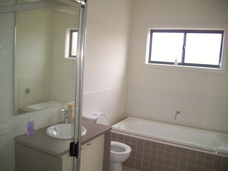 90 Springhill Drive, Cranbourne VIC 3977