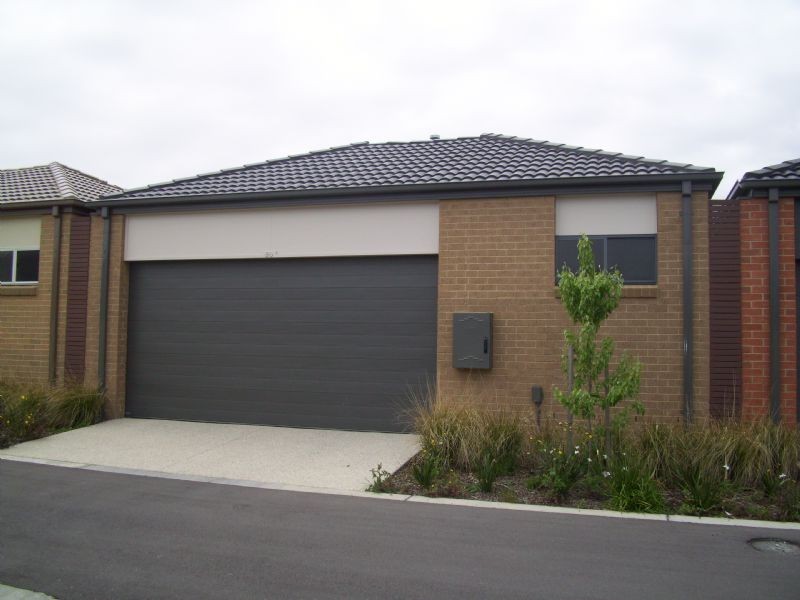 90 Springhill Drive, Cranbourne VIC 3977