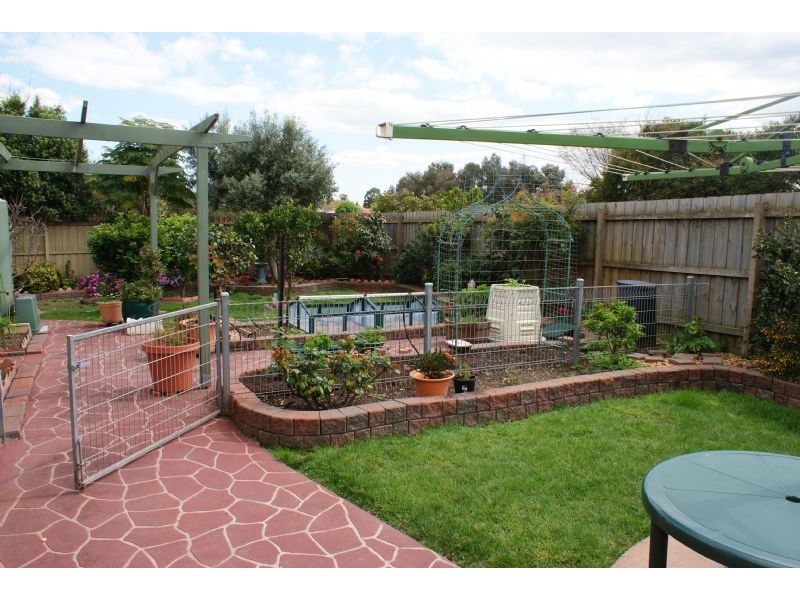 11 ELLENVALE DRIVE, Narre Warren VIC 3805