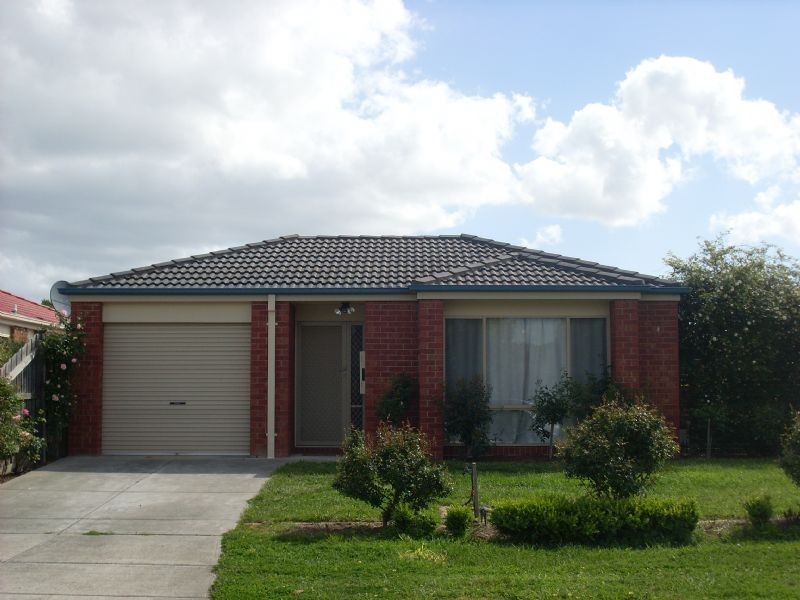 15 Lochard Terrace, Narre Warren South VIC 3805