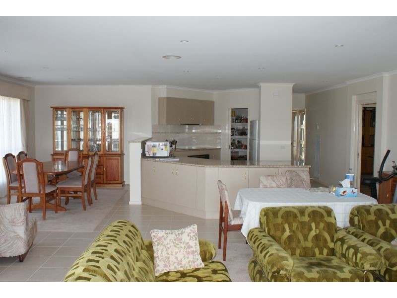 67 LOXLEY BOULEVARD, Narre Warren South VIC 3805