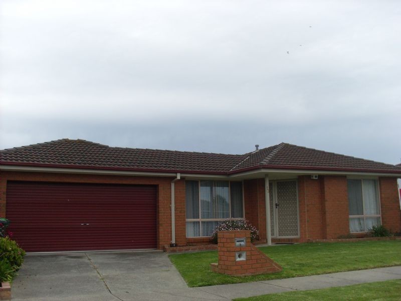 13 Forrester Walk, Narre Warren South VIC 3805