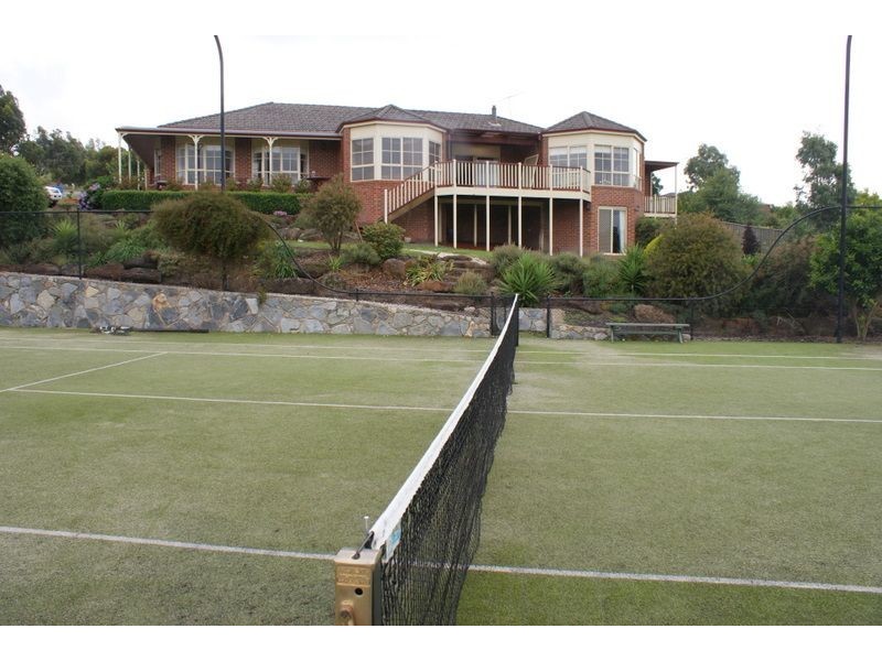 8 Jack Robbie Court, Narre Warren North VIC 3804