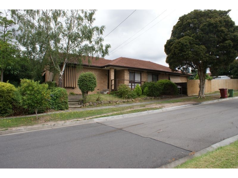 27 Sweeney Drive, Narre Warren VIC 3805