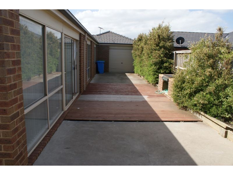 17 Menzies Close, Narre Warren South VIC 3805
