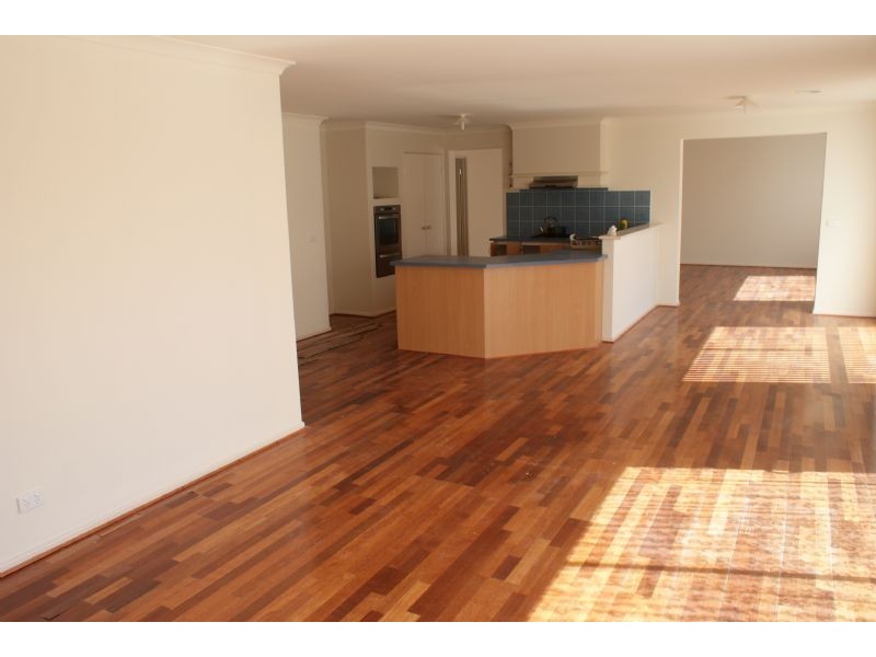 17 Menzies Close, Narre Warren South VIC 3805